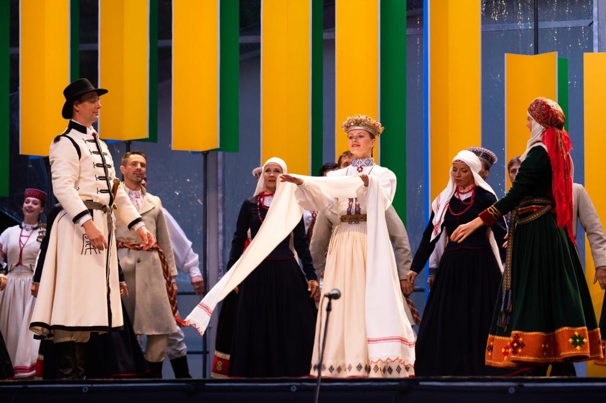 IX Starptautiskais tautas deju festivāls "Sudmaliņas" - Atklāšanas koncerts "Aiz deviņām jūrām, aiz deviņiem kalniem"