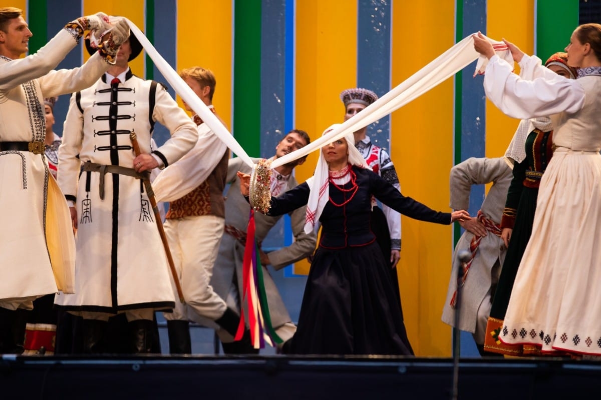 IX Starptautiskais tautas deju festivāls "Sudmaliņas" - Atklāšanas koncerts "Aiz deviņām jūrām, aiz deviņiem kalniem"
