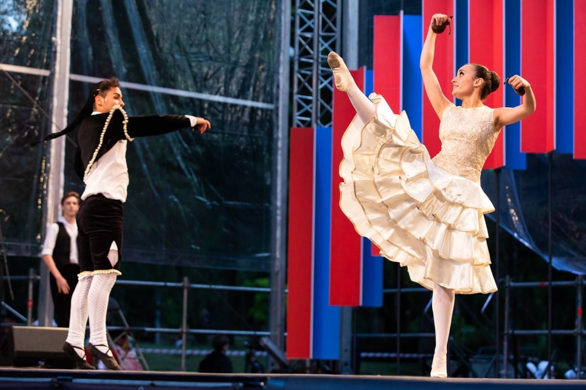 IX Starptautiskais tautas deju festivāls "Sudmaliņas" - Atklāšanas koncerts "Aiz deviņām jūrām, aiz deviņiem kalniem"