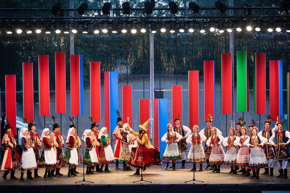 IX Starptautiskais tautas deju festivāls "Sudmaliņas" - Atklāšanas koncerts "Aiz deviņām jūrām, aiz deviņiem kalniem"