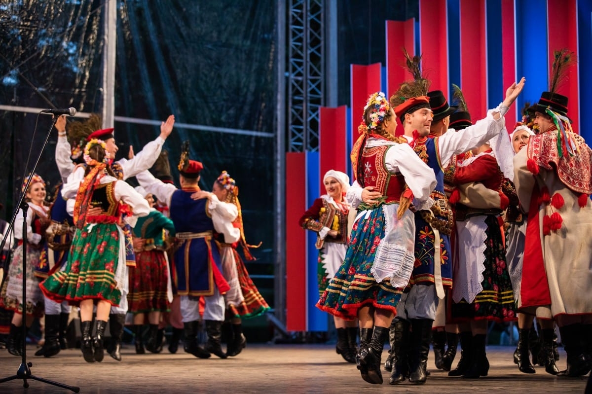 IX Starptautiskais tautas deju festivāls "Sudmaliņas" - Atklāšanas koncerts "Aiz deviņām jūrām, aiz deviņiem kalniem"