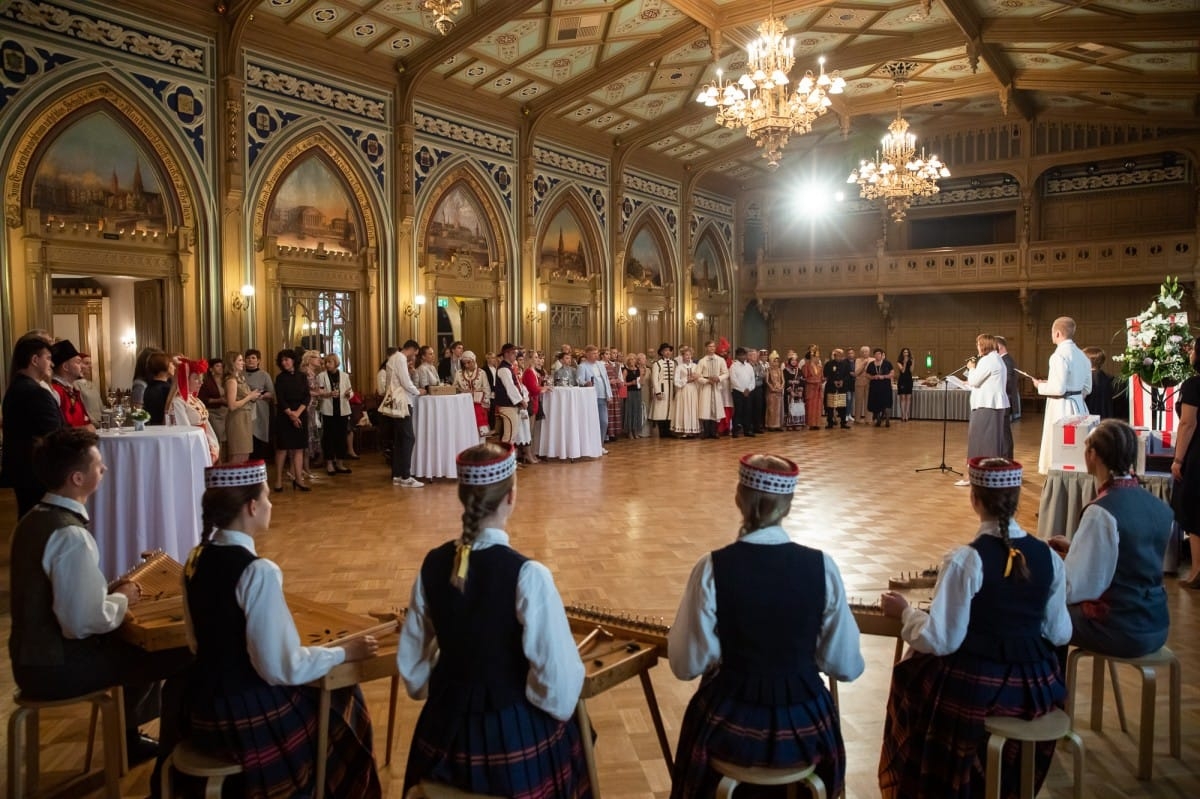 Kultūras ministrijas un Latvijas Nacionālā kultūras centra rīkota pieņemšana par godu IX Starptautiskajam tautas deju festivāla