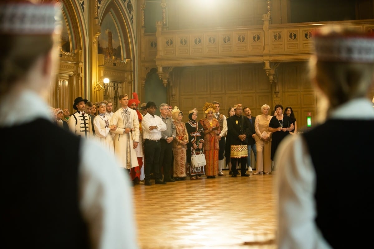 Kultūras ministrijas un Latvijas Nacionālā kultūras centra rīkota pieņemšana par godu IX Starptautiskajam tautas deju festivāla