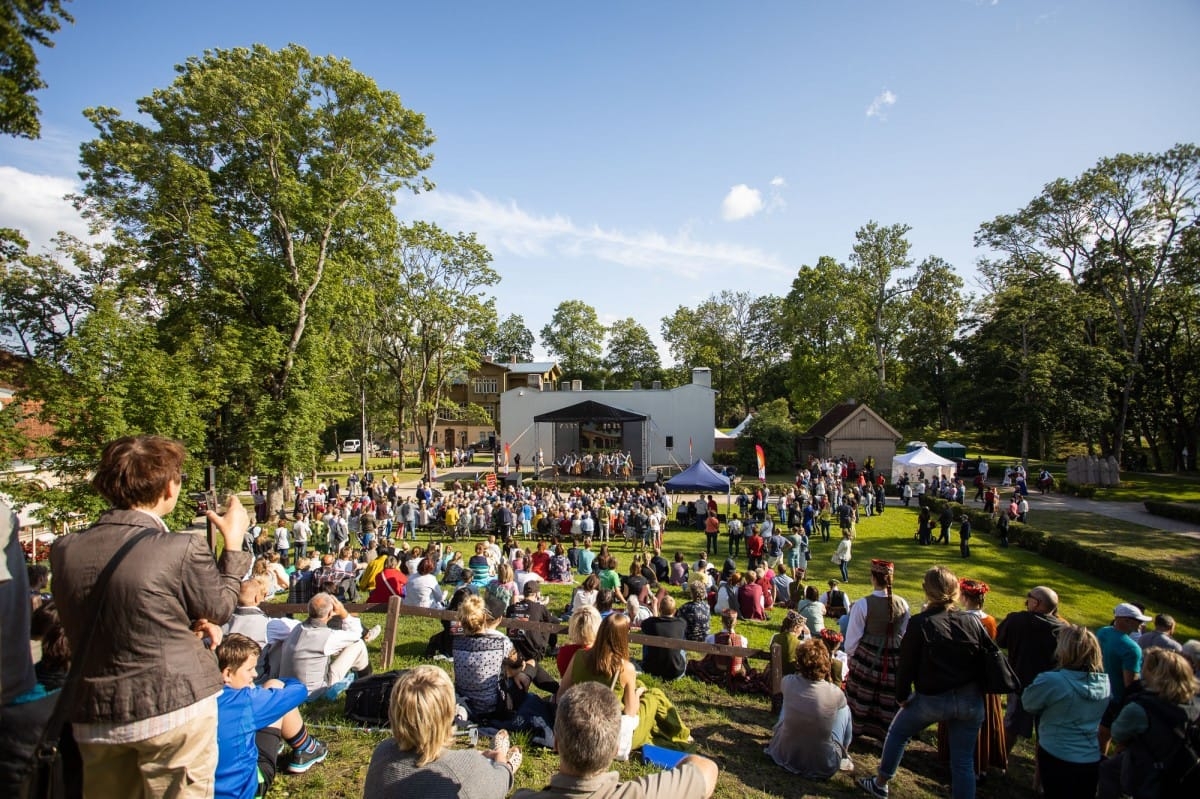 IX Starptautiskais tautas deju festivāls "Sudmaliņas" - Novadu diena Kuldīgā