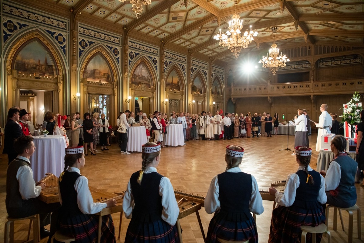 Kultūras ministrijas un Latvijas Nacionālā kultūras centra rīkota pieņemšana par godu IX Starptautiskajam tautas deju festivāla