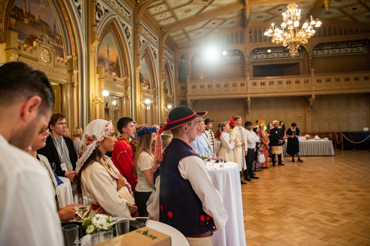Kultūras ministrijas un Latvijas Nacionālā kultūras centra rīkota pieņemšana par godu IX Starptautiskajam tautas deju festivāla