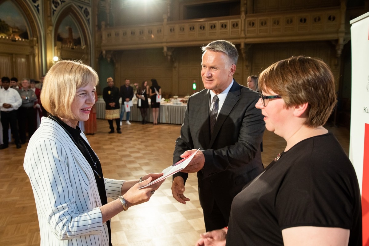 Kultūras ministrijas un Latvijas Nacionālā kultūras centra rīkota pieņemšana par godu IX Starptautiskajam tautas deju festivāla