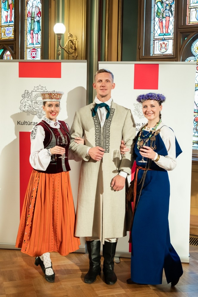 Kultūras ministrijas un Latvijas Nacionālā kultūras centra rīkota pieņemšana par godu IX Starptautiskajam tautas deju festivāla
