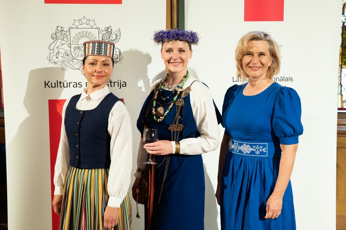 Kultūras ministrijas un Latvijas Nacionālā kultūras centra rīkota pieņemšana par godu IX Starptautiskajam tautas deju festivāla