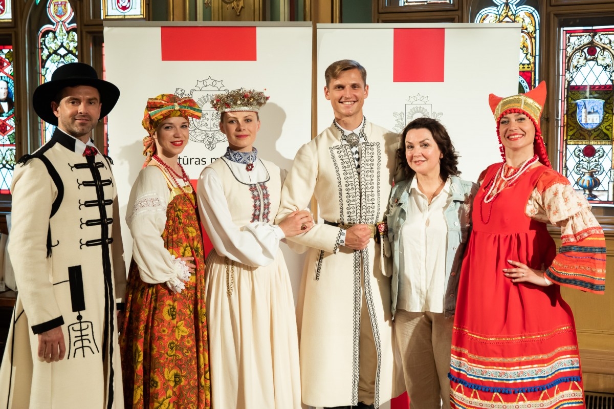 Kultūras ministrijas un Latvijas Nacionālā kultūras centra rīkota pieņemšana par godu IX Starptautiskajam tautas deju festivāla