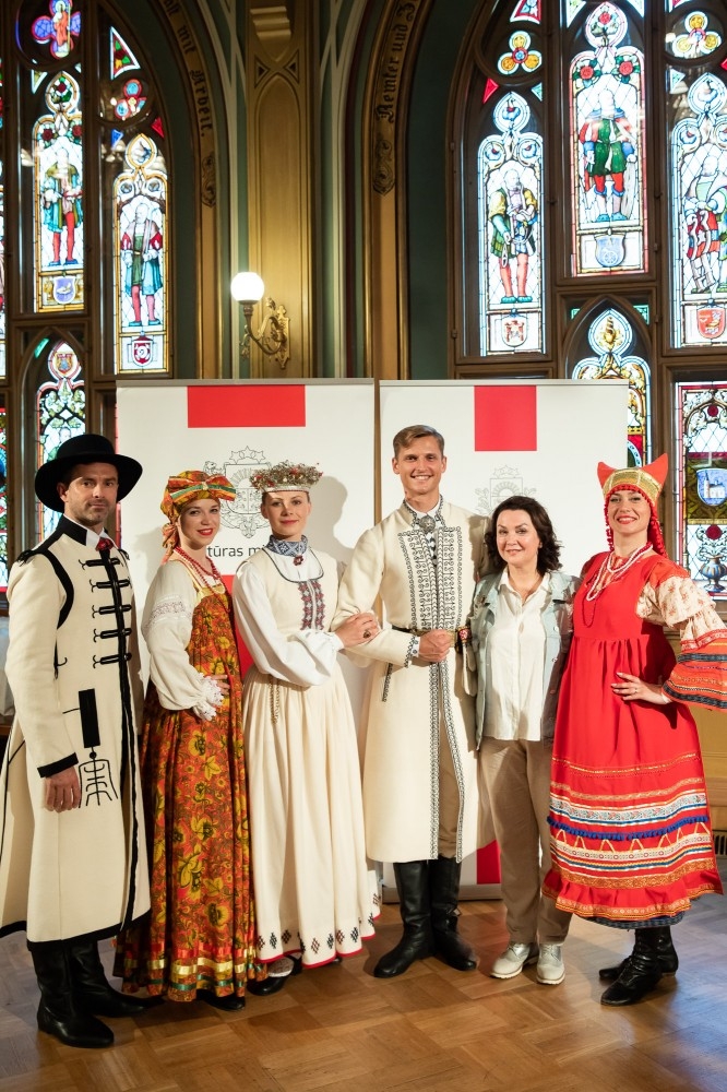 Kultūras ministrijas un Latvijas Nacionālā kultūras centra rīkota pieņemšana par godu IX Starptautiskajam tautas deju festivāla