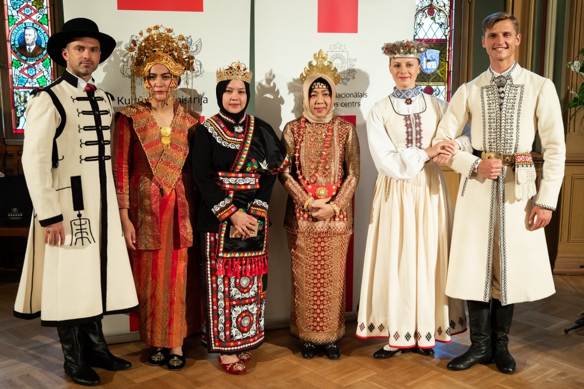 Kultūras ministrijas un Latvijas Nacionālā kultūras centra rīkota pieņemšana par godu IX Starptautiskajam tautas deju festivāla
