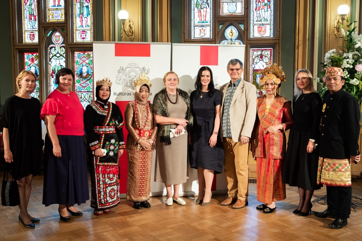 Kultūras ministrijas un Latvijas Nacionālā kultūras centra rīkota pieņemšana par godu IX Starptautiskajam tautas deju festivāla