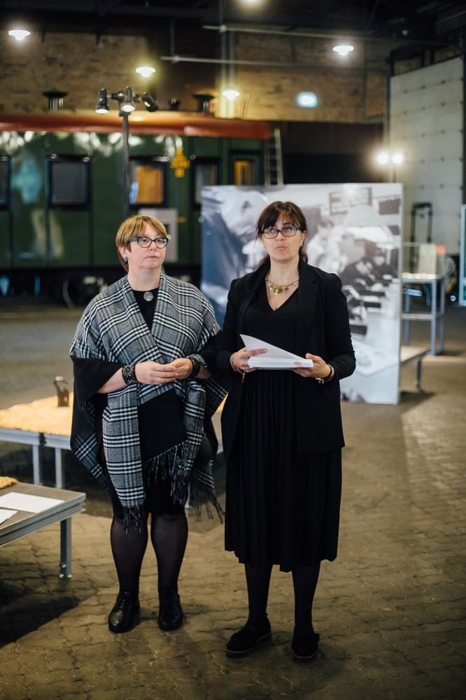 Tautas lietišķās mākslas un amatniecības izstādes "Metāls un rotas" atklāšana Latvijas dzelzceļa vēstures muzejā