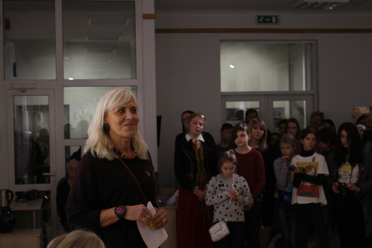 Izstādes "Dārgumi: Ko stāsta tautastērps" atklāšana Ogrē 12.11.2019.