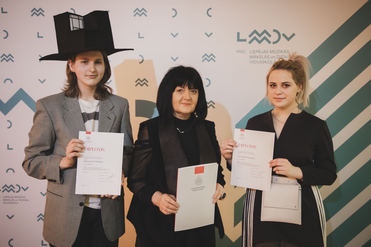 20 Mod 20 - Latvijas profesionālo vidējo mākslas izglītības iestāžu mākslas un dizaina izglītības programmu audzēkņu darbu Vals