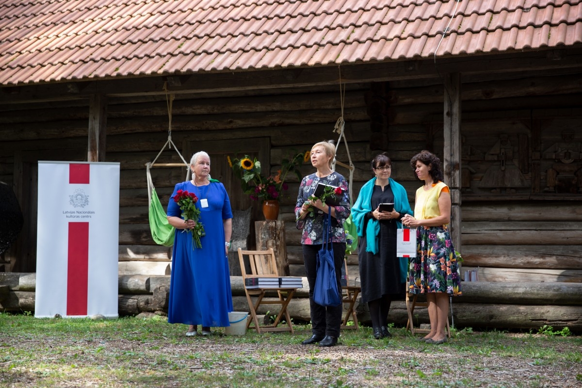 Grāmatas "Dienvidlatgalē austās segas" atvēršanas svētki Brīvdabas muzejā