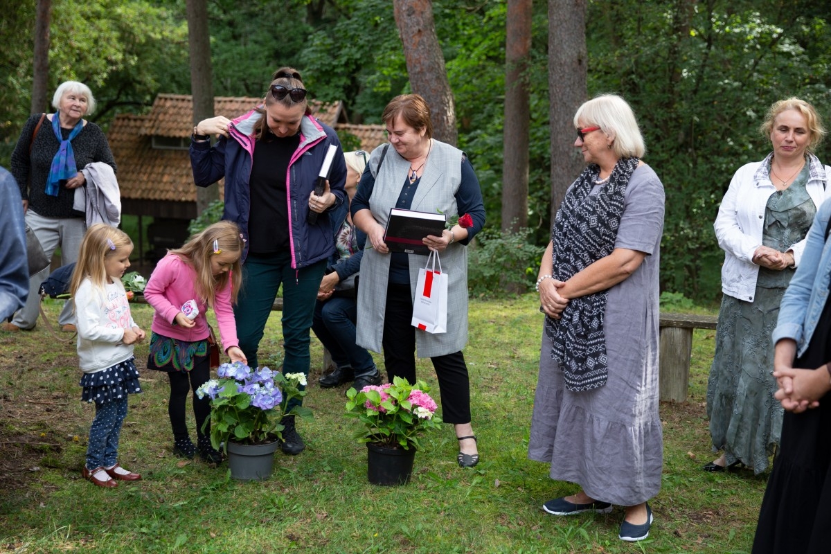 Grāmatas "Dienvidlatgalē austās segas" atvēršanas svētki Brīvdabas muzejā