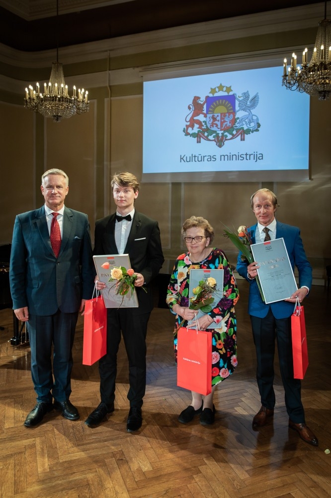 Kultūras ministrijas apbalvojuma un "Cimzes balvas 2020" pasniegšanas ceremonija izciliem pedagogiem un skolēniem kultūrizglītī