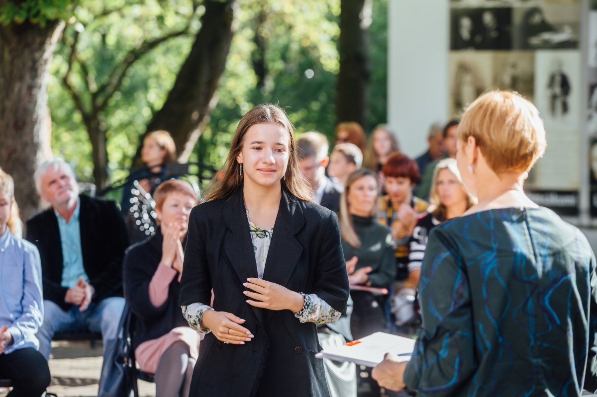 Latvijas mākslas skolu audzēkņu Valsts konkursa laureātu apbalvošana LKA E. Smiļģa Teātra muzejā