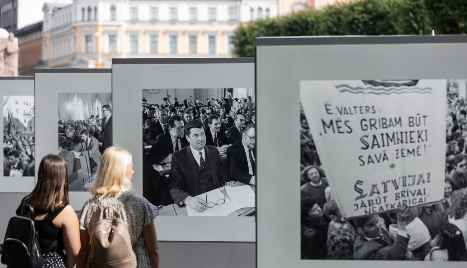 9_latvijas_neatkaribas_atjaunosanai_veltita_izstade_foto_reinis_olins.jpg