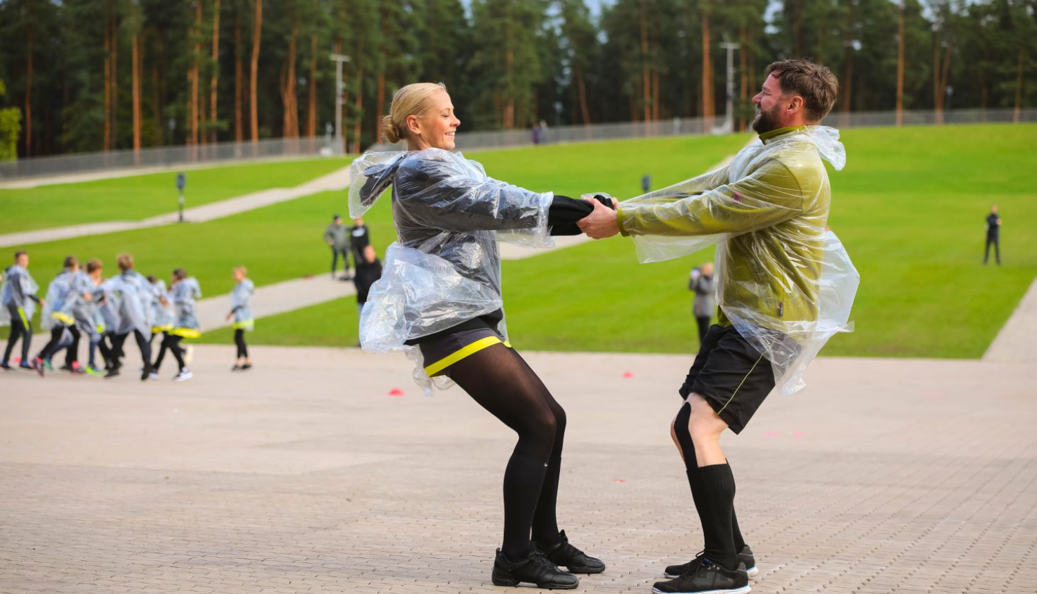 Skatuviskās dejas paŗstāvji