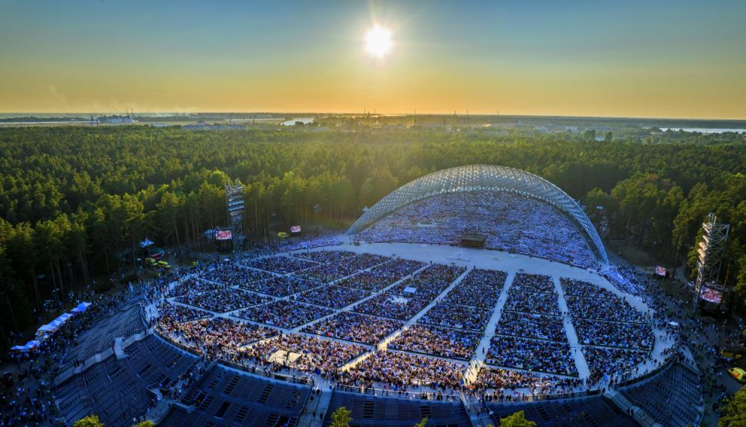 Dziesmu svetku estrade