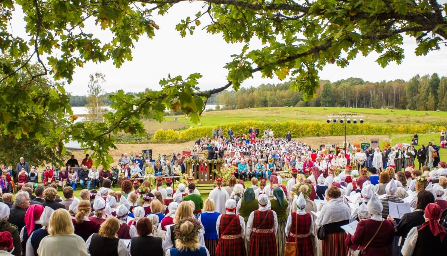 Koru saiets Menģeļos