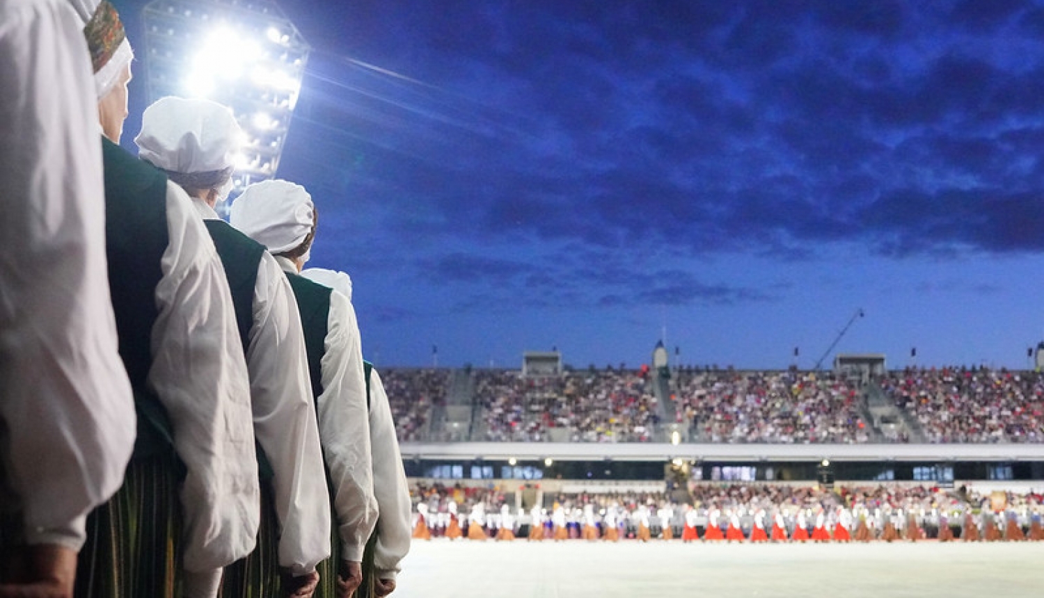 Stadions_dejotāji