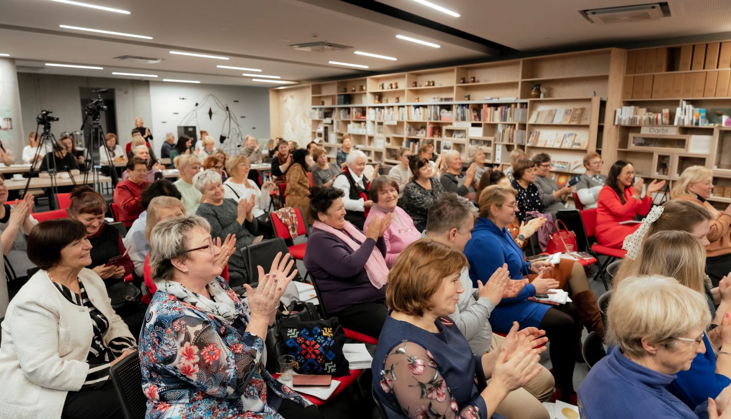 Mazākumtautību kolektīvu vadītāji Dziesmusvētku telpā Mežaparkā