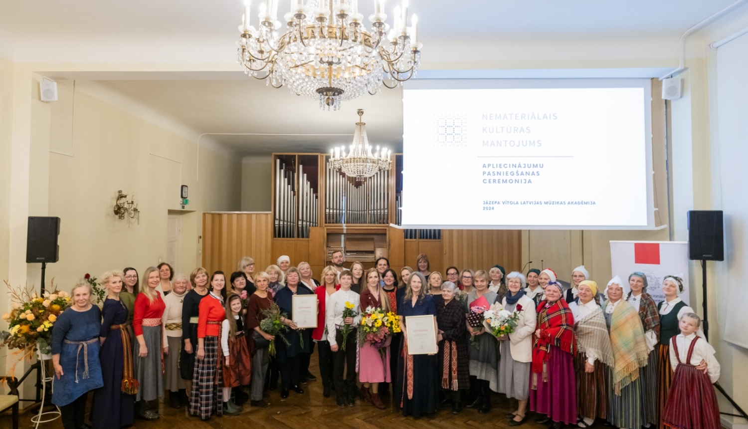 Apliecinājumu pasniegšana mūzikas akadēmijā